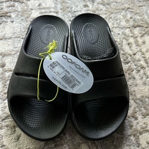 OOFOS WOMEN'S OOAHH SPORT SLIDE SANDAL - BLACK MATTE